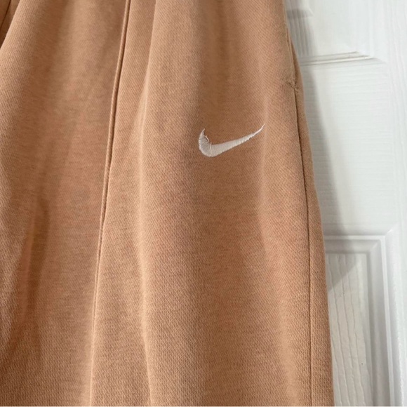 Nike Women's Tan Sweatpants - Picture 3 of 5
